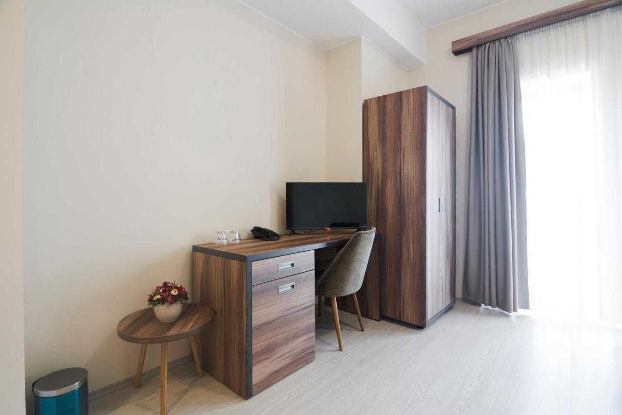Senta Hotel Royal מראה חיצוני תמונה