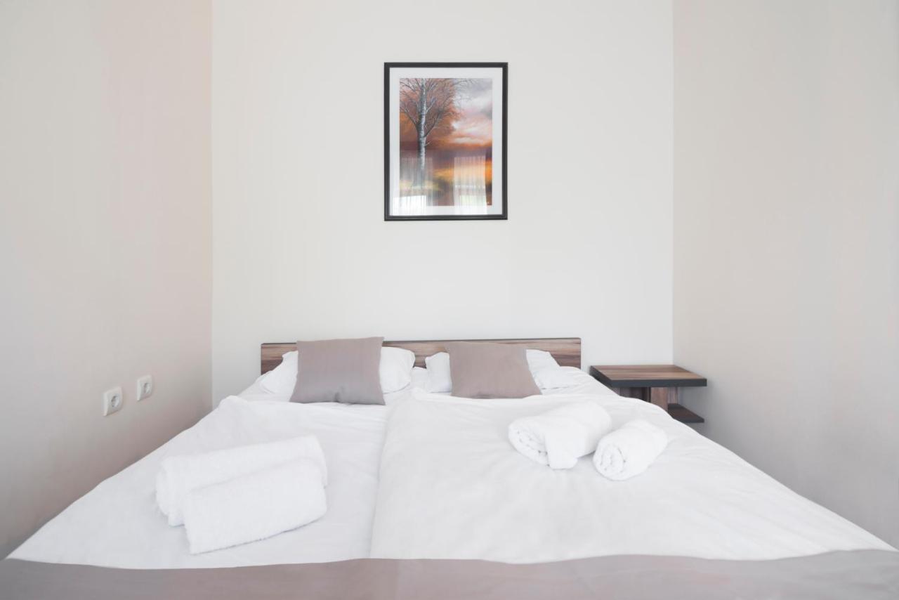 Senta Hotel Royal מראה חיצוני תמונה