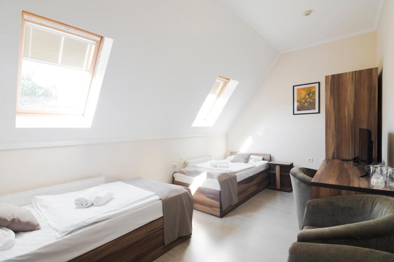 Senta Hotel Royal מראה חיצוני תמונה
