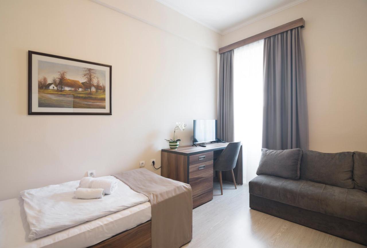 Senta Hotel Royal מראה חיצוני תמונה