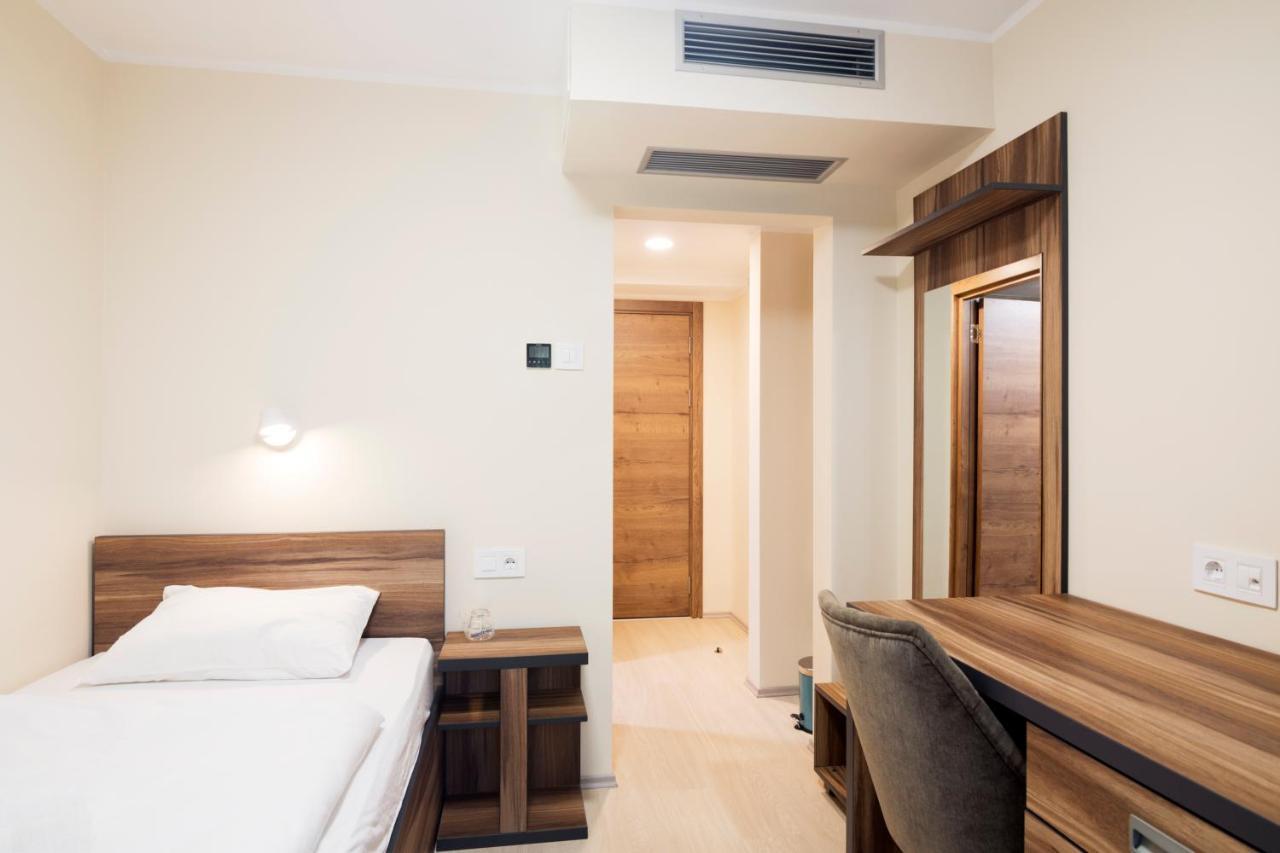 Senta Hotel Royal מראה חיצוני תמונה